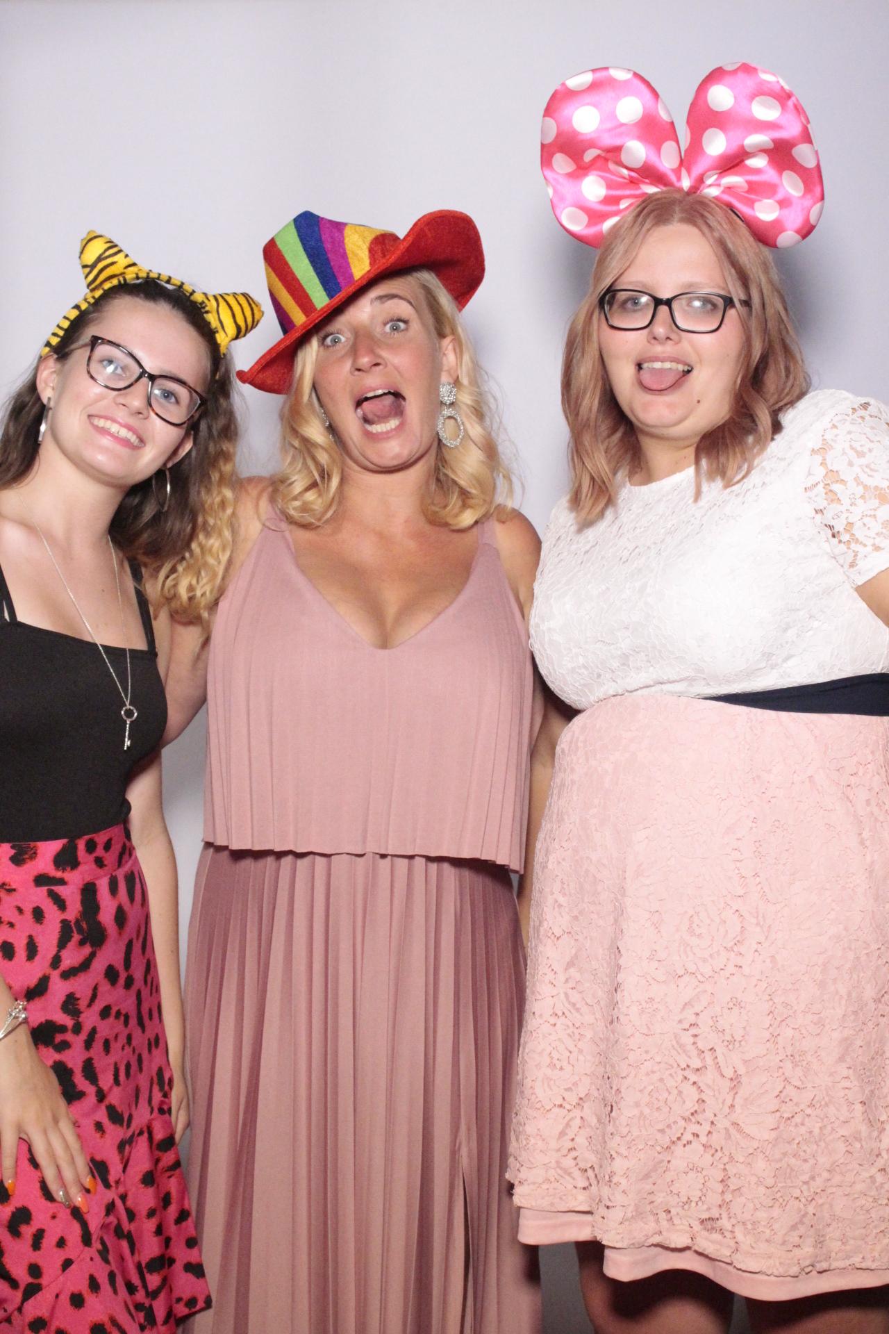 Gemma & Scott's Wedding | View more photos from the event at gallery.myphotoboothexperience.co.uk/u/MyPhotoBoothExperienceLtd/Gemma-Scotts-Wedding